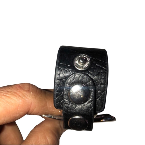 Leather Large Silver tone Cross Snaps Bracelet - Picture 2 of 10